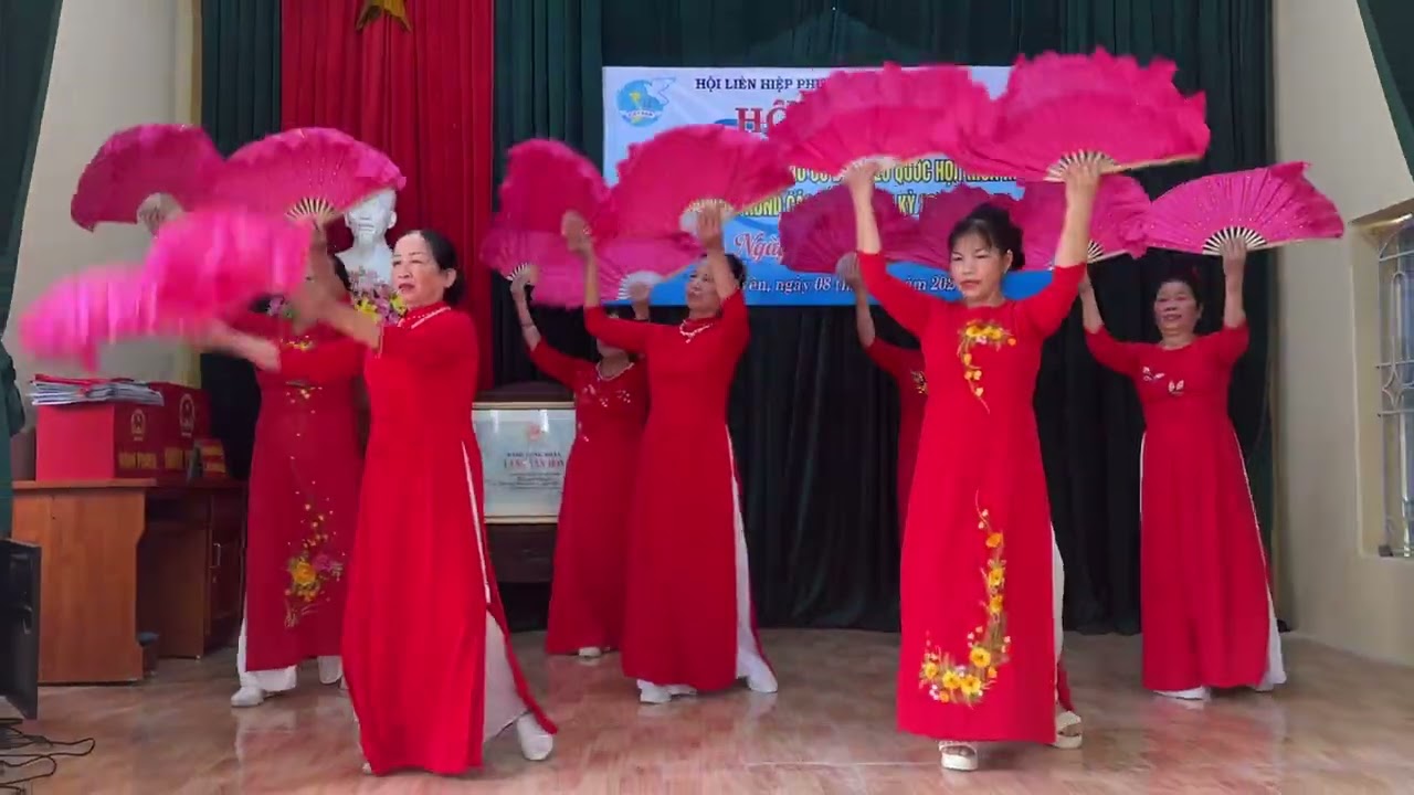 Clb . Thôn đỗ xuyên . Mừng ngày 8/3