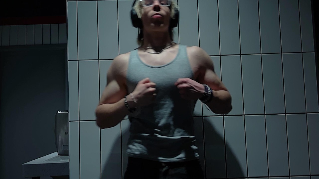 losing fat and gaining strength (17yr)