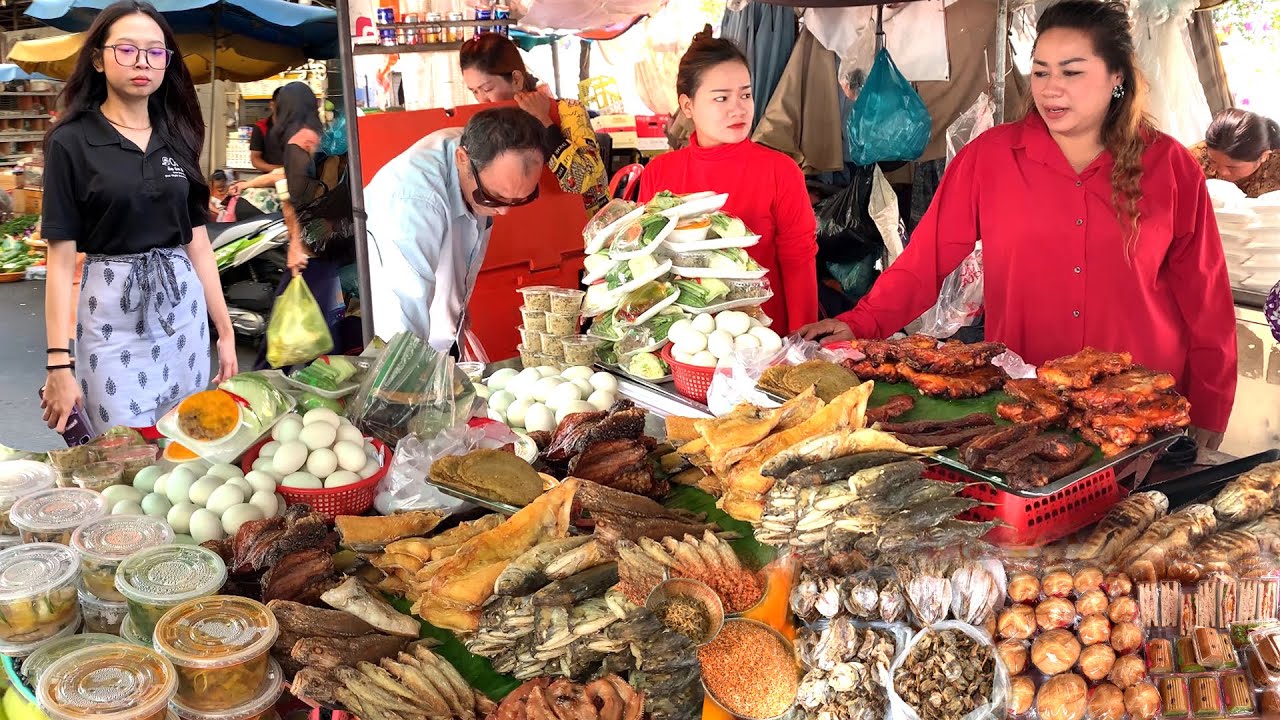 Best Inside Place! Cambodian Street Food Tour - Walking Tour in Traditional Market & Night Market