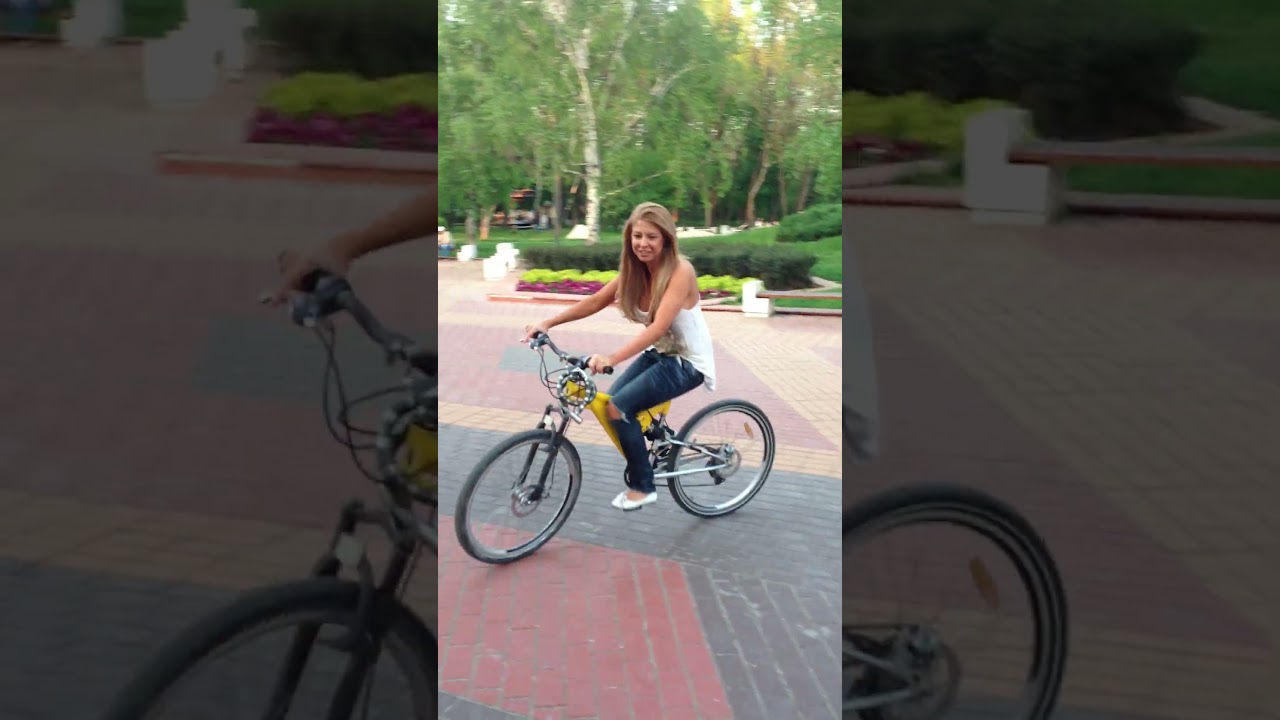 АНДРЕА кара колело в Южен Парк / ANDREA rides a bike in South Park (2011)