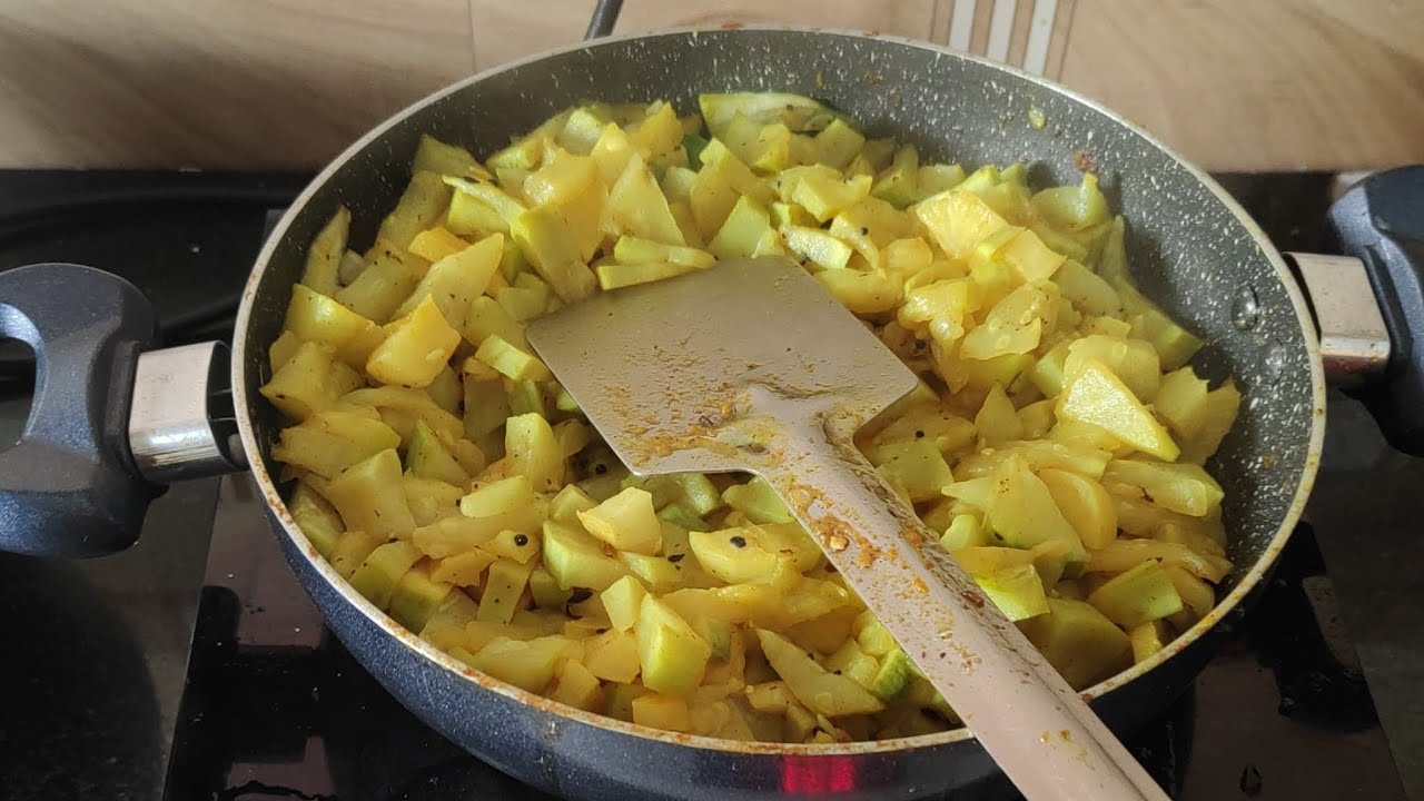 कम तेल मसाले में झटपट बनाने वाली लौकी की टेस्टी भुजिया | Lauki ki Bhujiya recipe 🪷