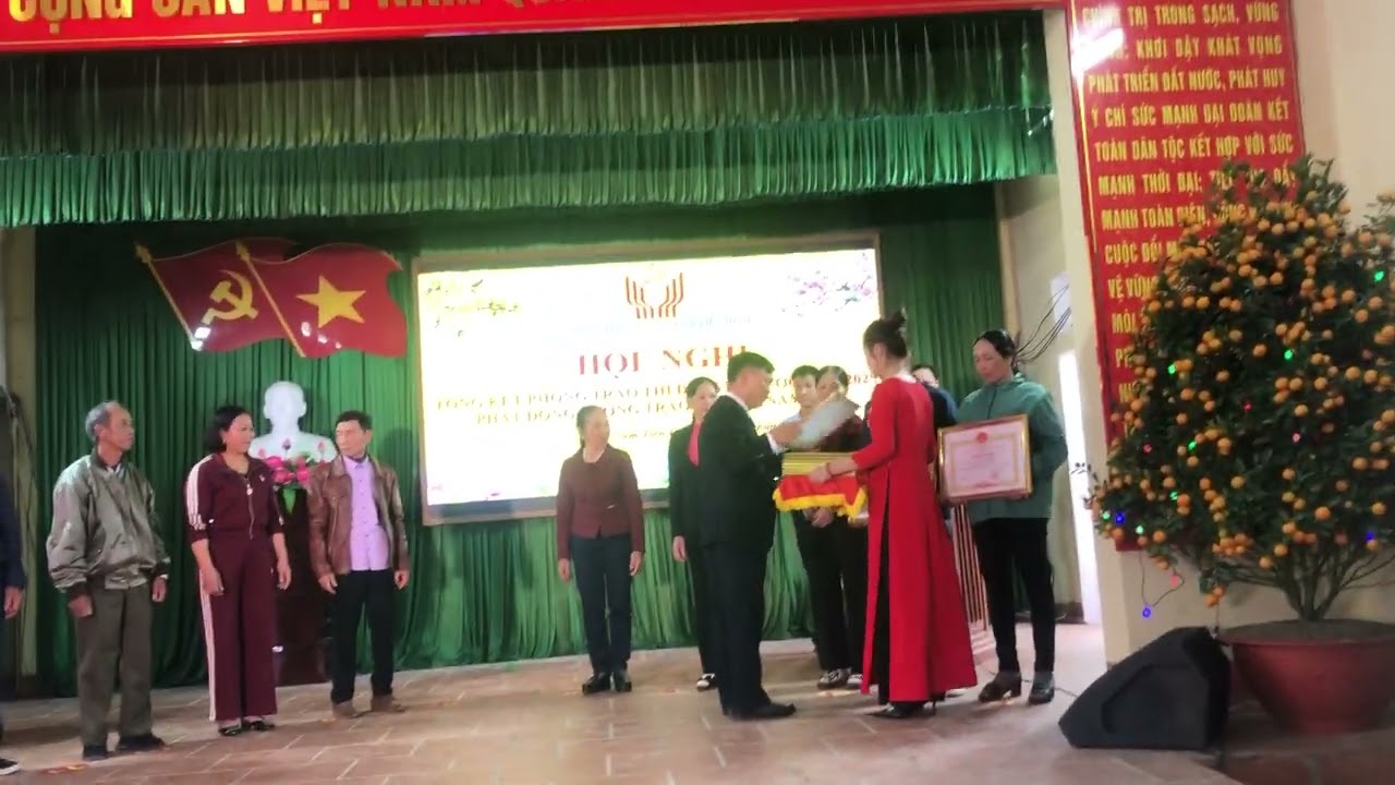Xã nam tiên Hưng tổ chức  hội nghị tặng bằng khen cho các cán bộ và các hộ kinh danh