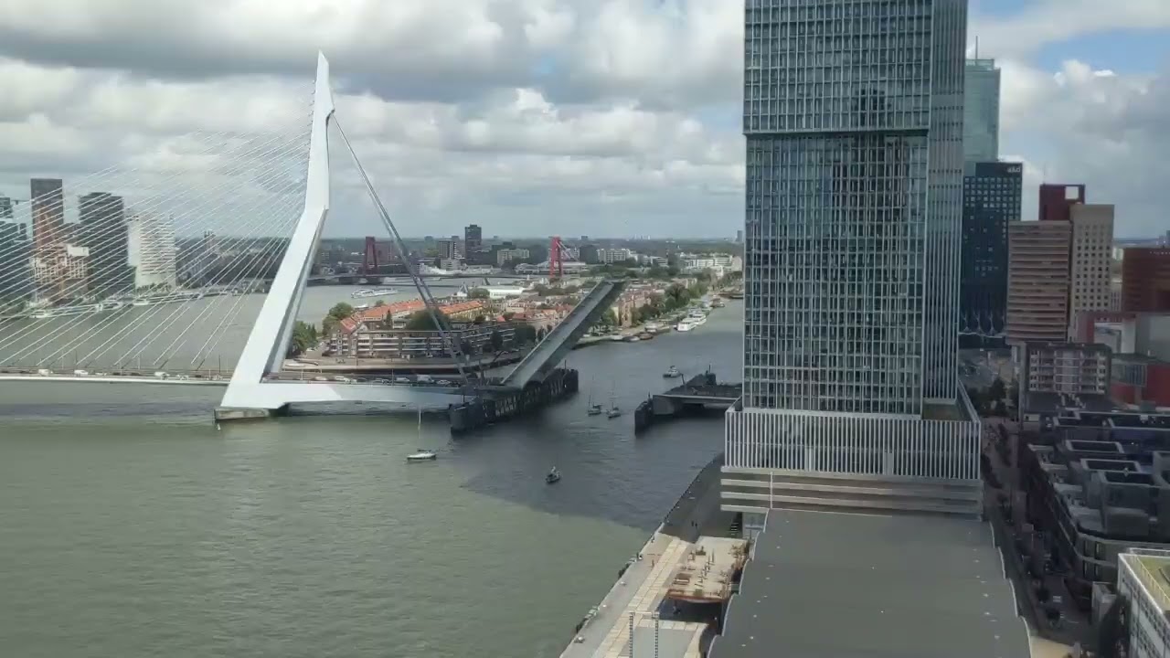 Erasmusbrug opens - timelapse