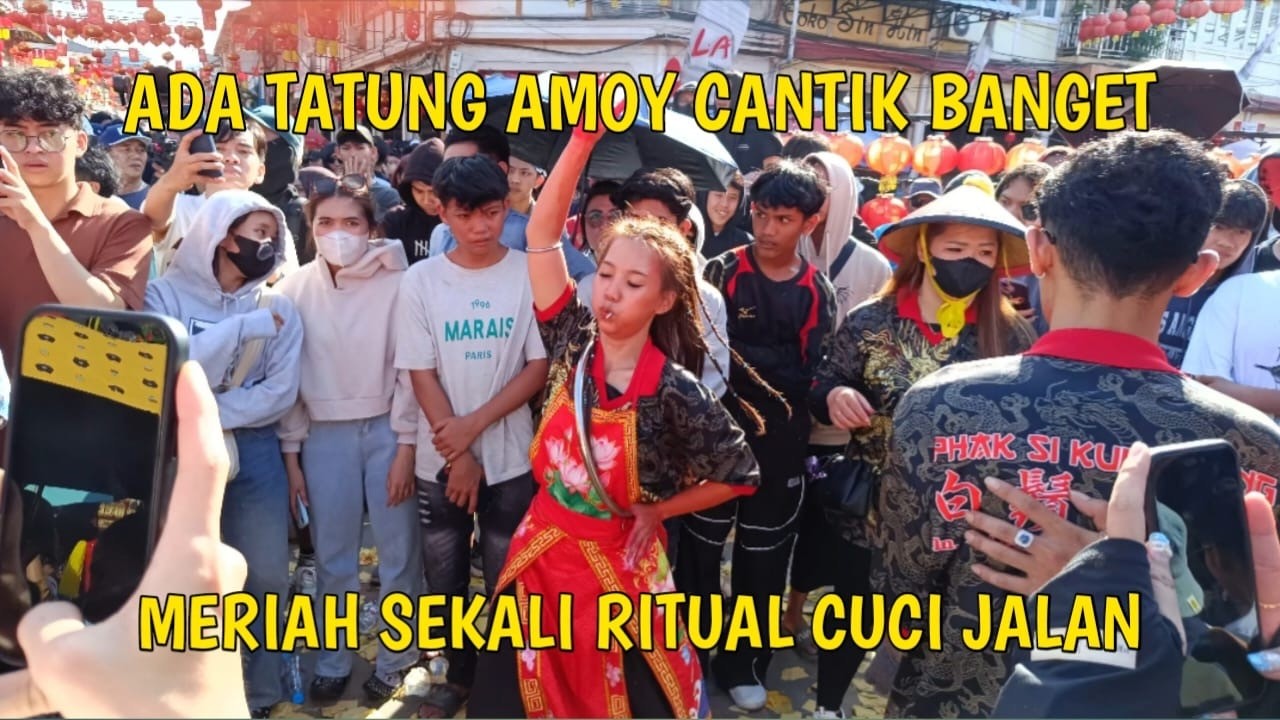 Kemeriahan Para Dewa Tatung Mengikuti Ritual Cuci Jalan - Cap Go Meh Singkawang