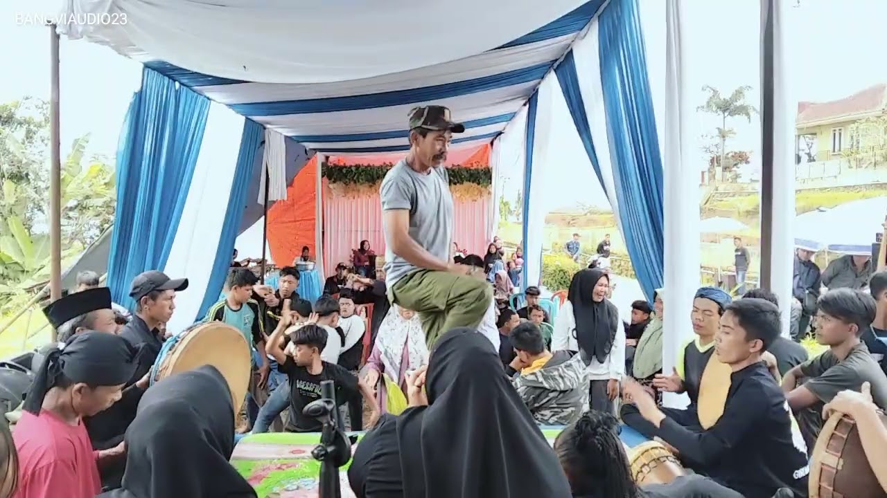 SENI TERBANG BUHUN MODEREN-GIRI MEDAL SAWARGI-HAMDAN