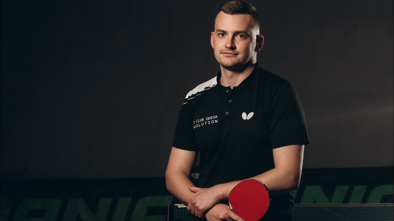 Modern table tennis defender using Butterfly ZLF, Stiga DNA Dragon Grip & Victas Curl P4V.