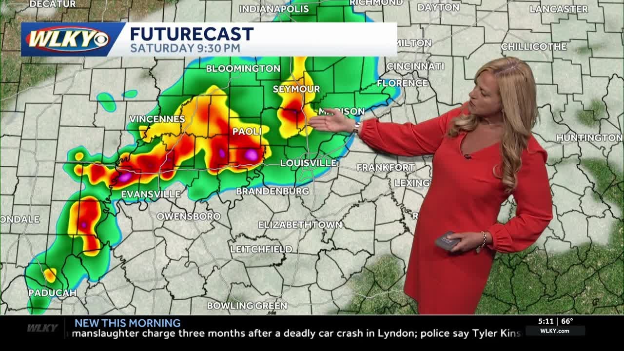 Storm chances ramp up late Saturday into Sunday