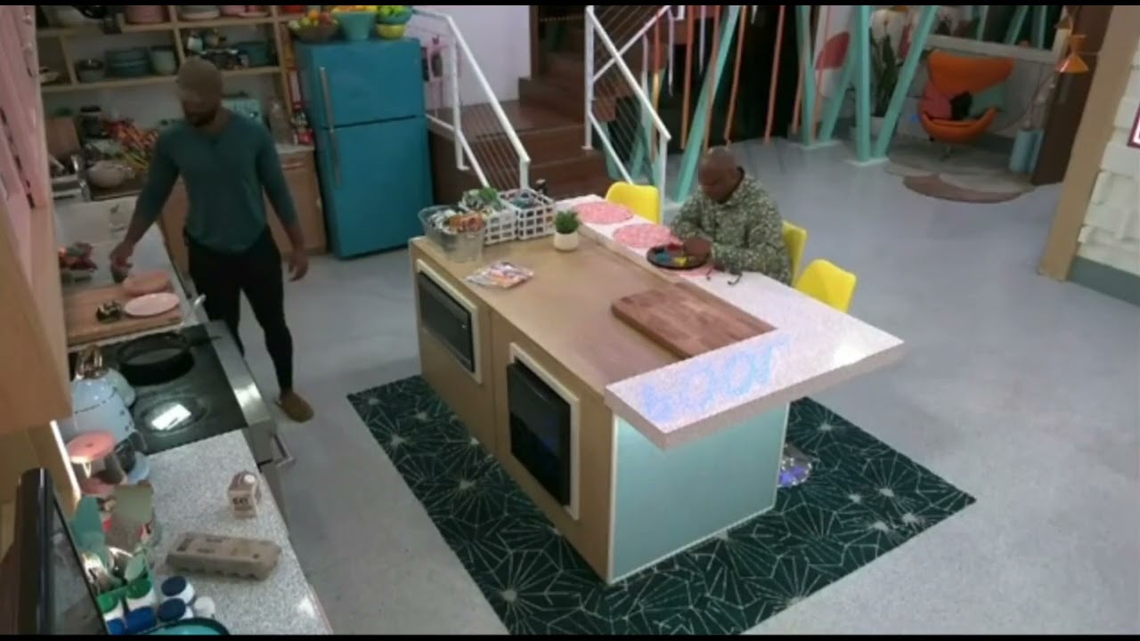 Monte talking about Taylor, explaining her lack of vulnerability for why he hasn't pursued her