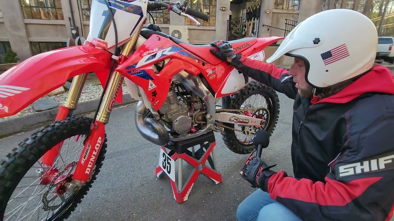 ЧЕМПИОН МИРА ПО 2-ТАКТНОМУ МОТОЦИКЛУ 2003 ГОДА HONDA CR250R