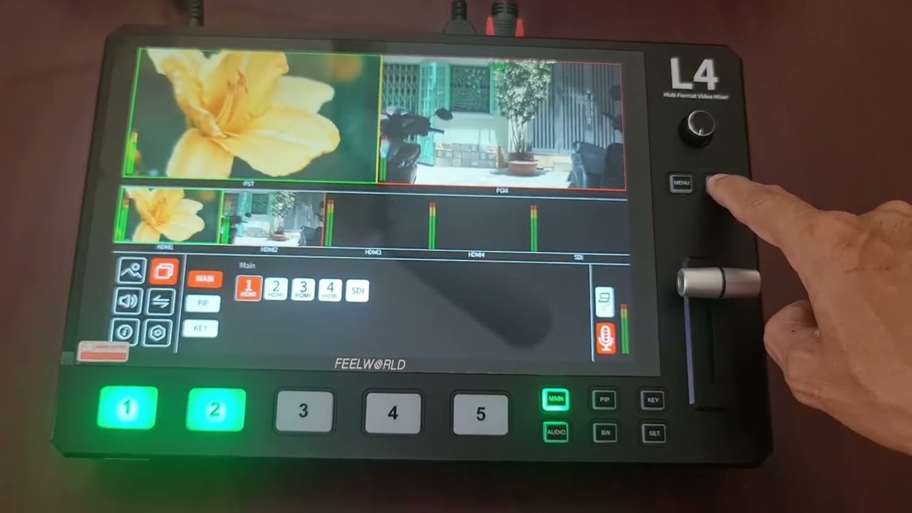 Bàn  trộn  video  Feelworld L4.