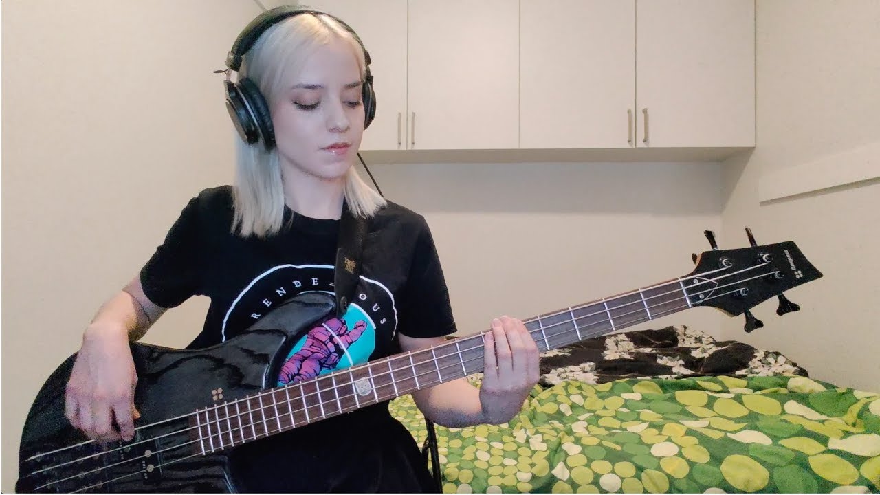 Steely Dan - Deacon Blues (bass cover)