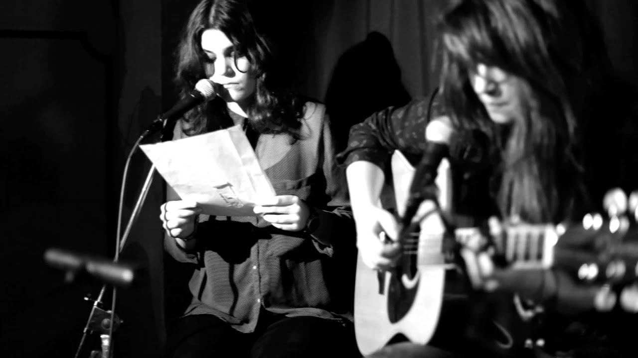 Adriana Moragues y Elvira Sastre - Mientras tú existas