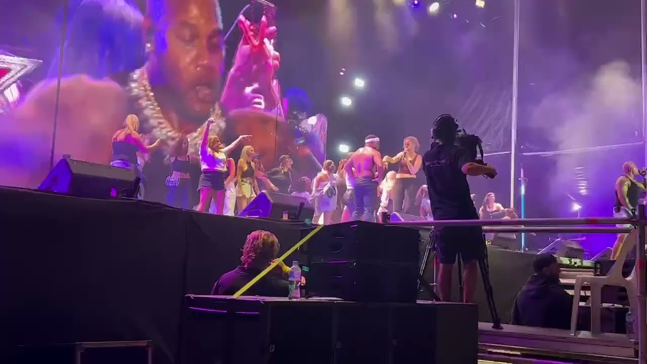 Low - Flo Rida Live