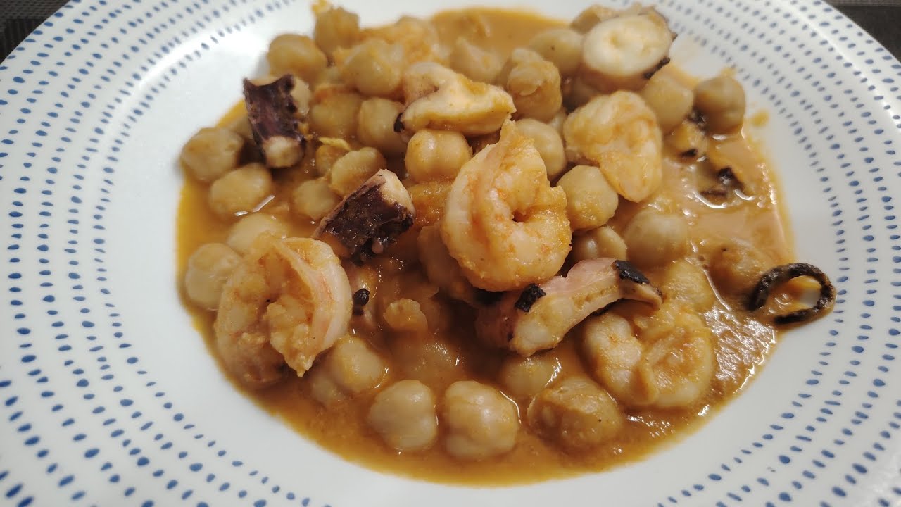 - GARBANZOS CON PULPO Y LANGOSTINOS 