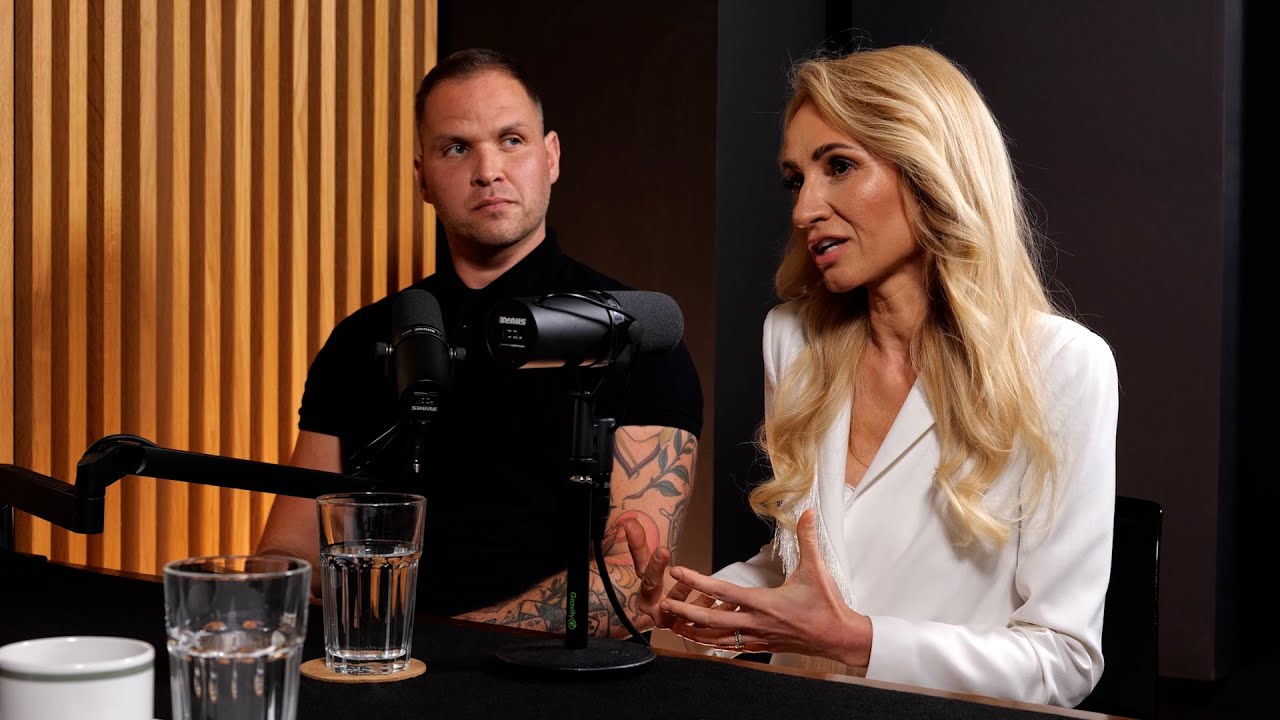 PROFESOR AGNIESZKA KOŁACIŃSKA-WOW I MARCIN BALICKI - PIERSI Z WENUS, PIERSI Z MARSA
