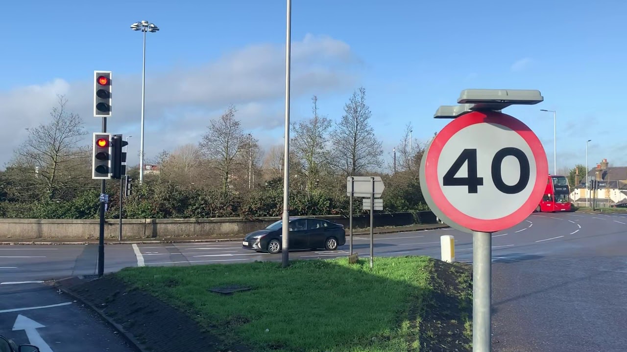 Route Visual | Bus Route 282: Ealing Hospital to Mount Vernon Hospital | VMH2565 (LA68DXC)