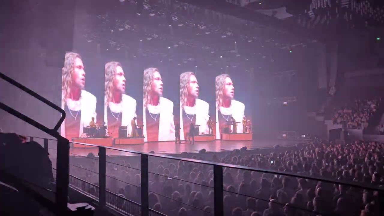 Julien Doré - Le Lac - Ouverture Brest Arena 05.10.2025 