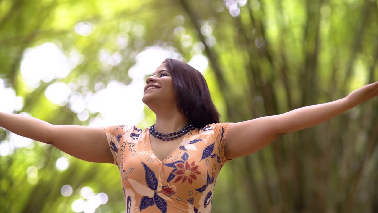 VIDEO OFICIAL - Mi corazon Canta Agradecido - Luz Del Alba Soto