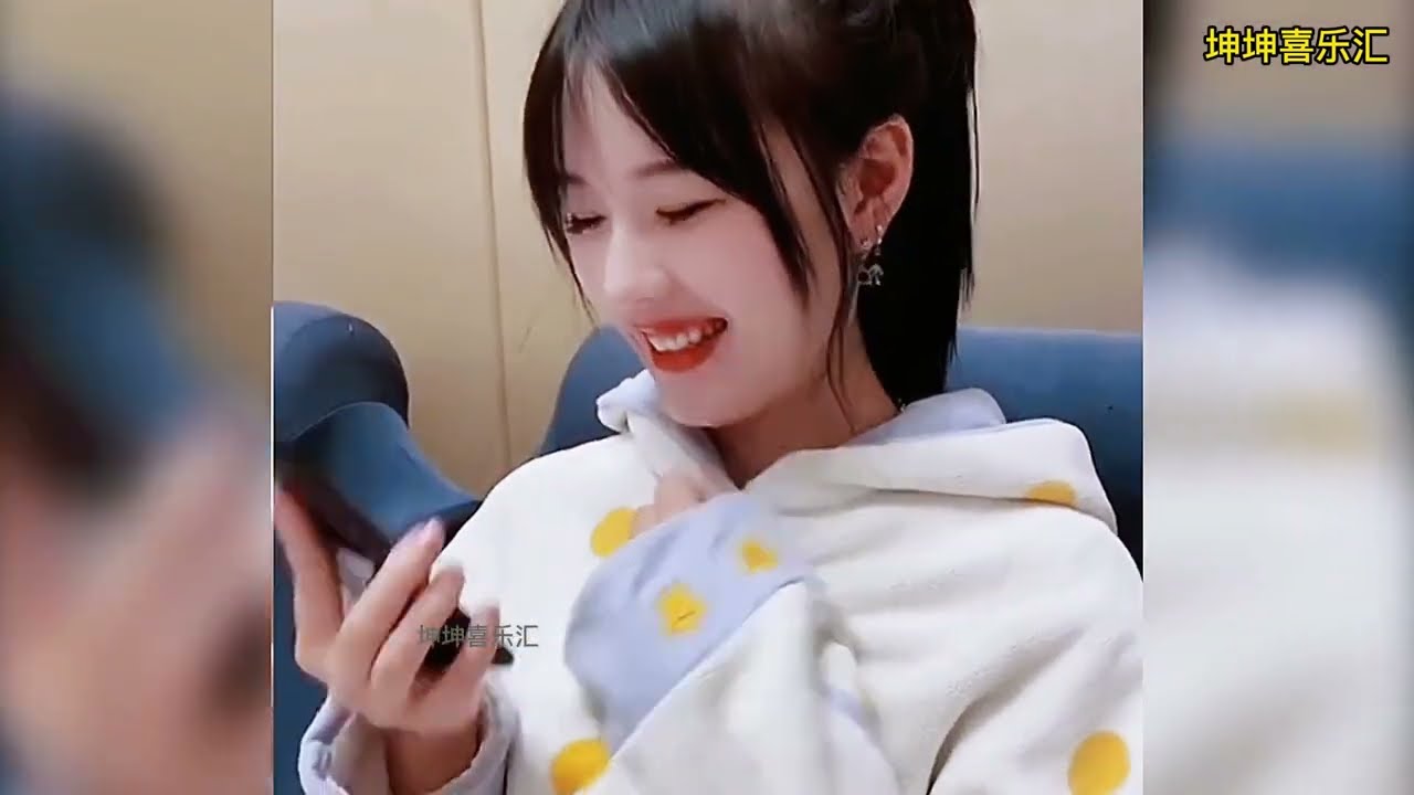 【搞笑】盘点那些萌蠢的宝藏女孩 遇到这样的女孩儿 就娶了吧！