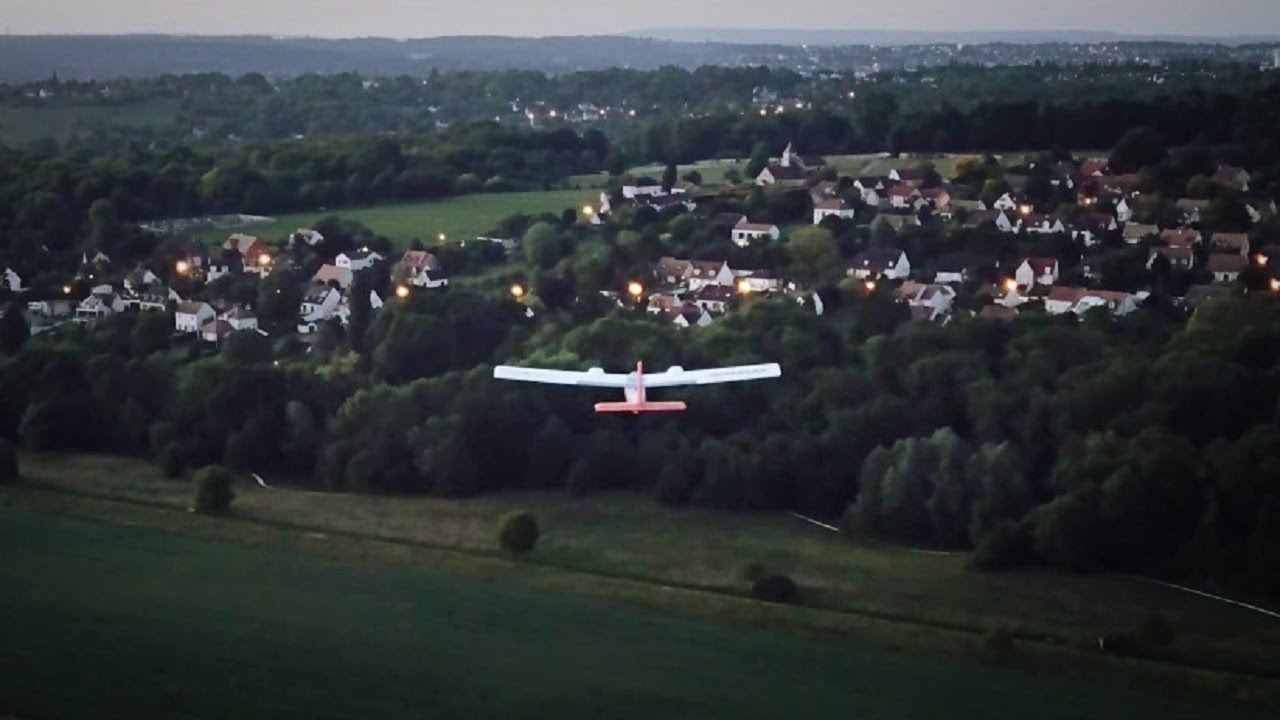 On vole en PATROUILLE FPV le soir !