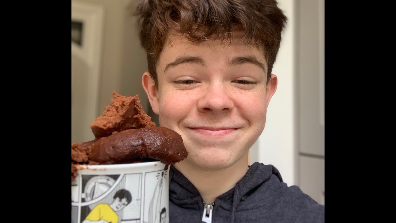Paddy attempts to bake!