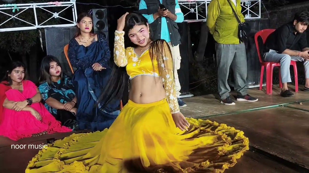 Maya magar 💕mujhe log kahte hai raam jaane #hindi gaane per dj remix dance 