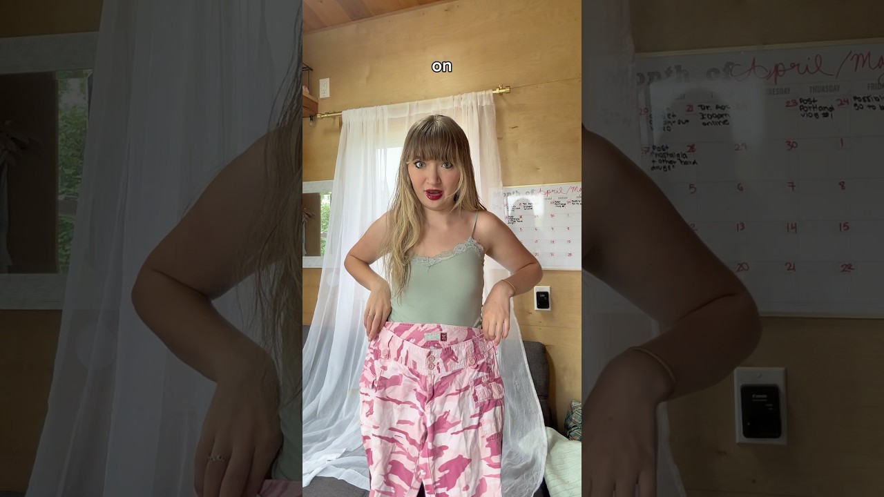 STYLING Y2K PINK CAMO CAPRIS (gasp)