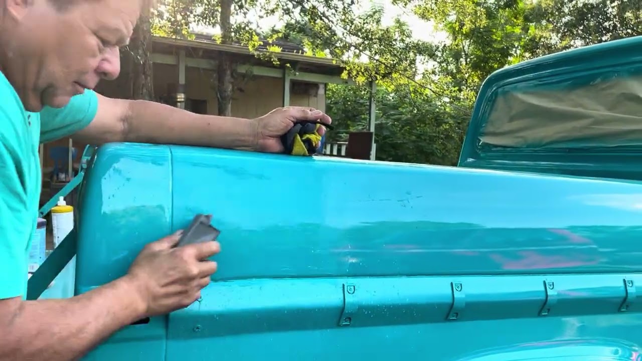 Cómo lijar un carro después de pintarlo