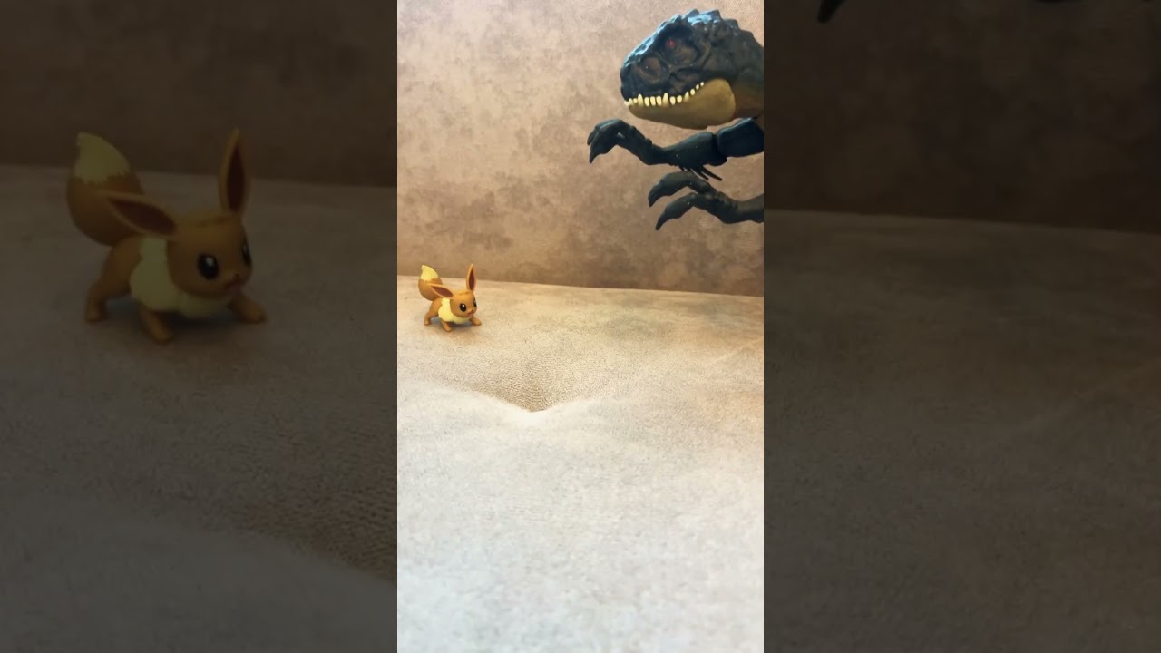 Someone is possessed by an owl #dinosaur #dinosaurfigure #jurassicworld #dinosaurmodel #pokemon #toy