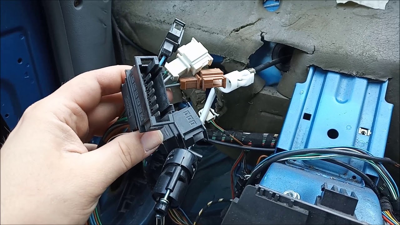 Instalace svazku mimořádných výbav do Felicie