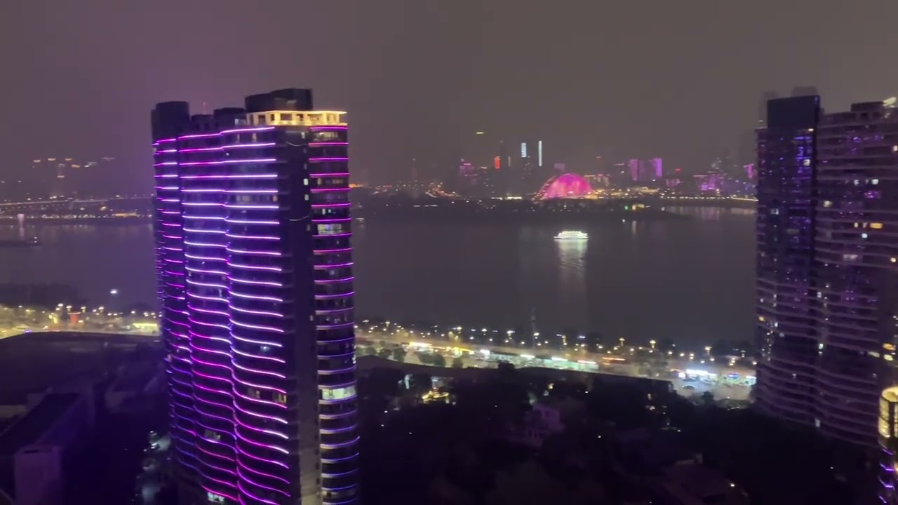 China travel high speed bullet train Wuhan Yangtze river Beijing biking hotel breakfast Crowne Plaza