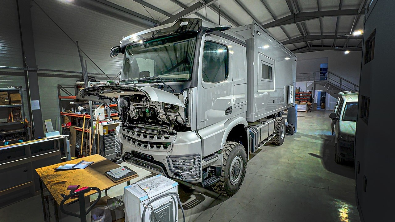 Noul atelier Sfinx Camper & Conversion: Totul despre camioane de expediție și campere custom offgrid