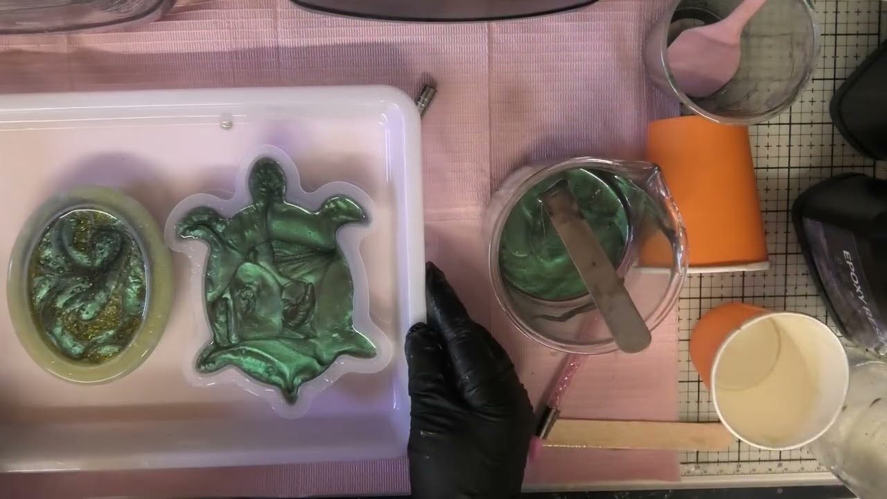 Коробка из смоляной формы: создание коробки для черепахи плюс дополнительные возможности.