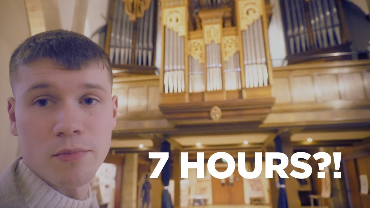 7 часов в Эдинбурге: игра на фортепиано в церкви Грейфрайарс Кирк, которой 200 лет.
