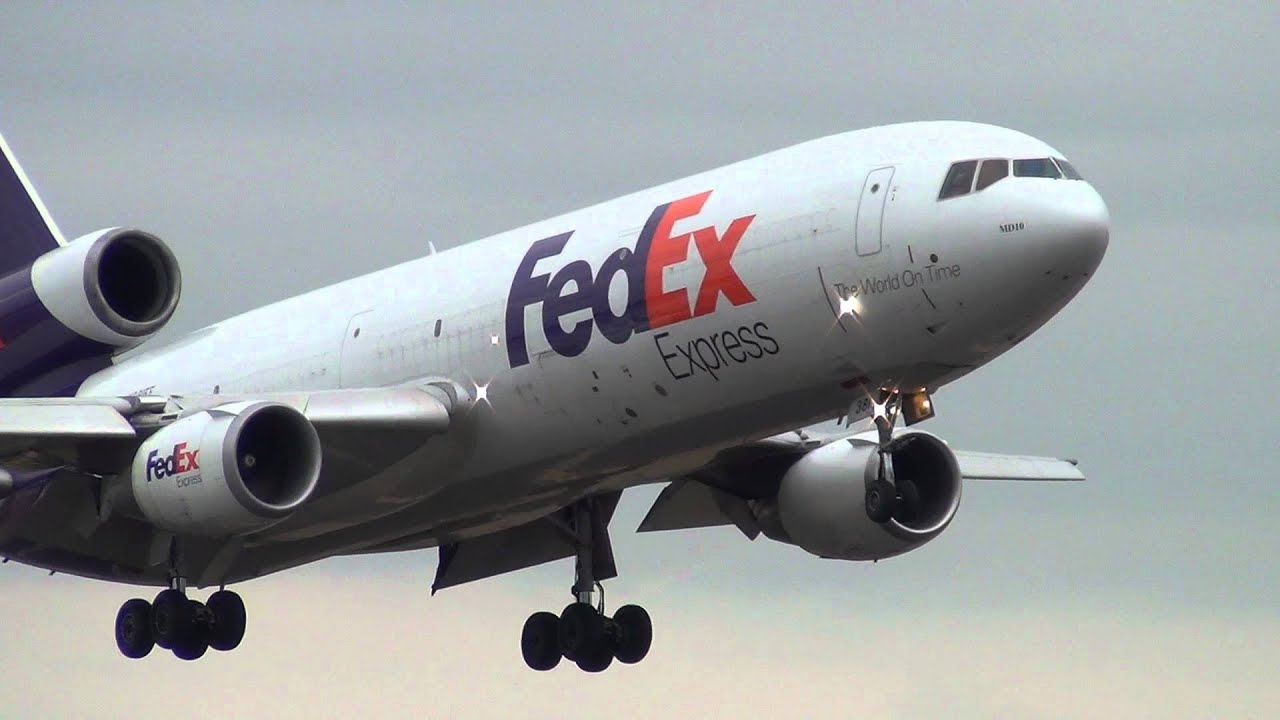 FedEx N381FE MD-10-10 (DC-10) Landing Portland Airport (PDX)