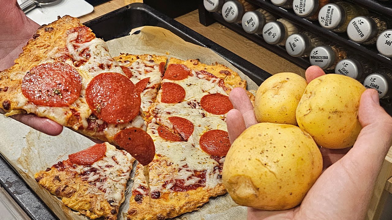 Pizza na placku ziemniaczanym zamiast ciasta - prosty przepis
