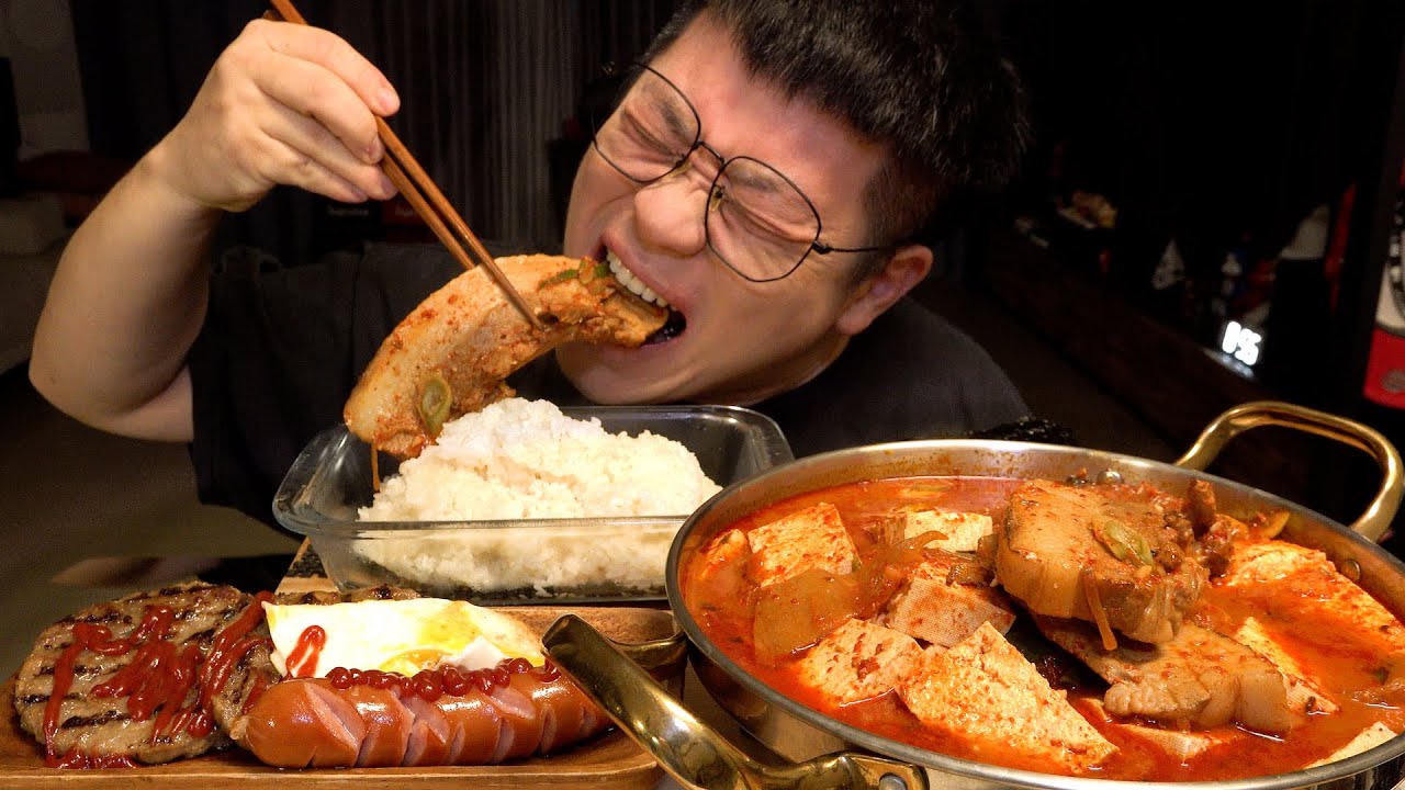 통삼겹살 넣고 두부뜸뿍 김치찌개 빨리오세요 오늘입니다 대박 레전드 먹방 kimchi stew eatingshow realsound koreanfood Mukbang asmr