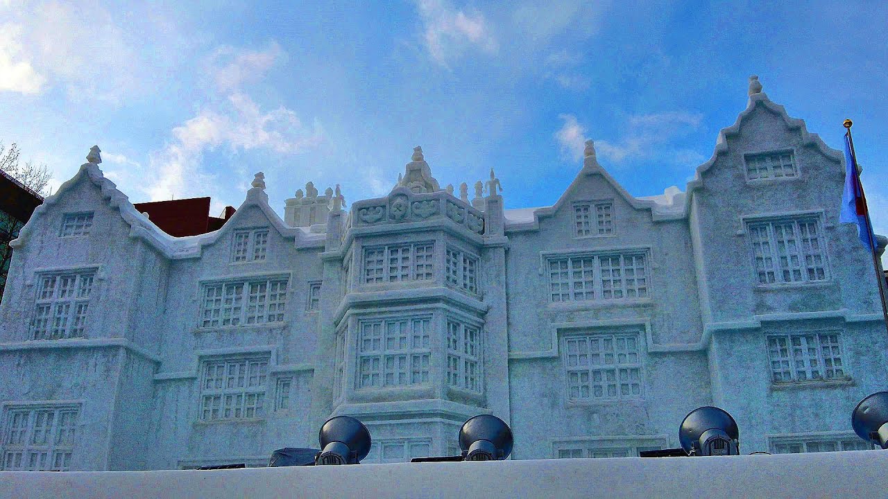 Фестиваль снега в Саппоро в Японии, Красивые снежные и ледяные скульптуры,Множество персонажей аниме