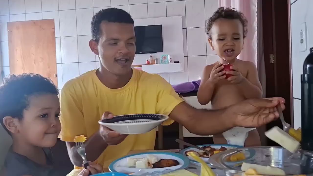 Café da manhã reforçado+mudança na horta,ja tem planta produzinho/ultimo domingo do ano