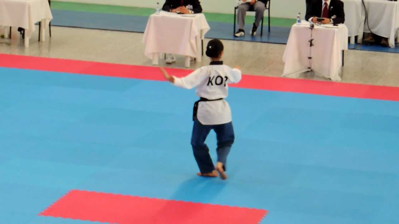 Mundial de Poomsae 2012 Tunja - Kang Su-Ji Coreia - feminino under 29 - Taeguk uk Jam
