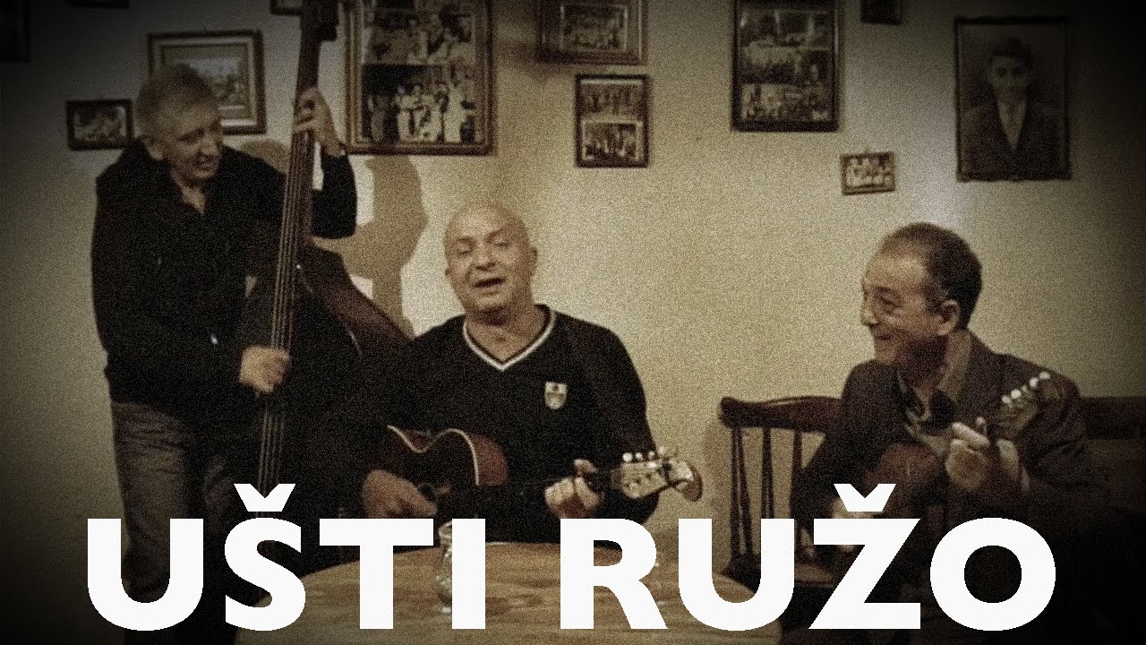 UŠTI RUŽO - tamburaški orkestar 