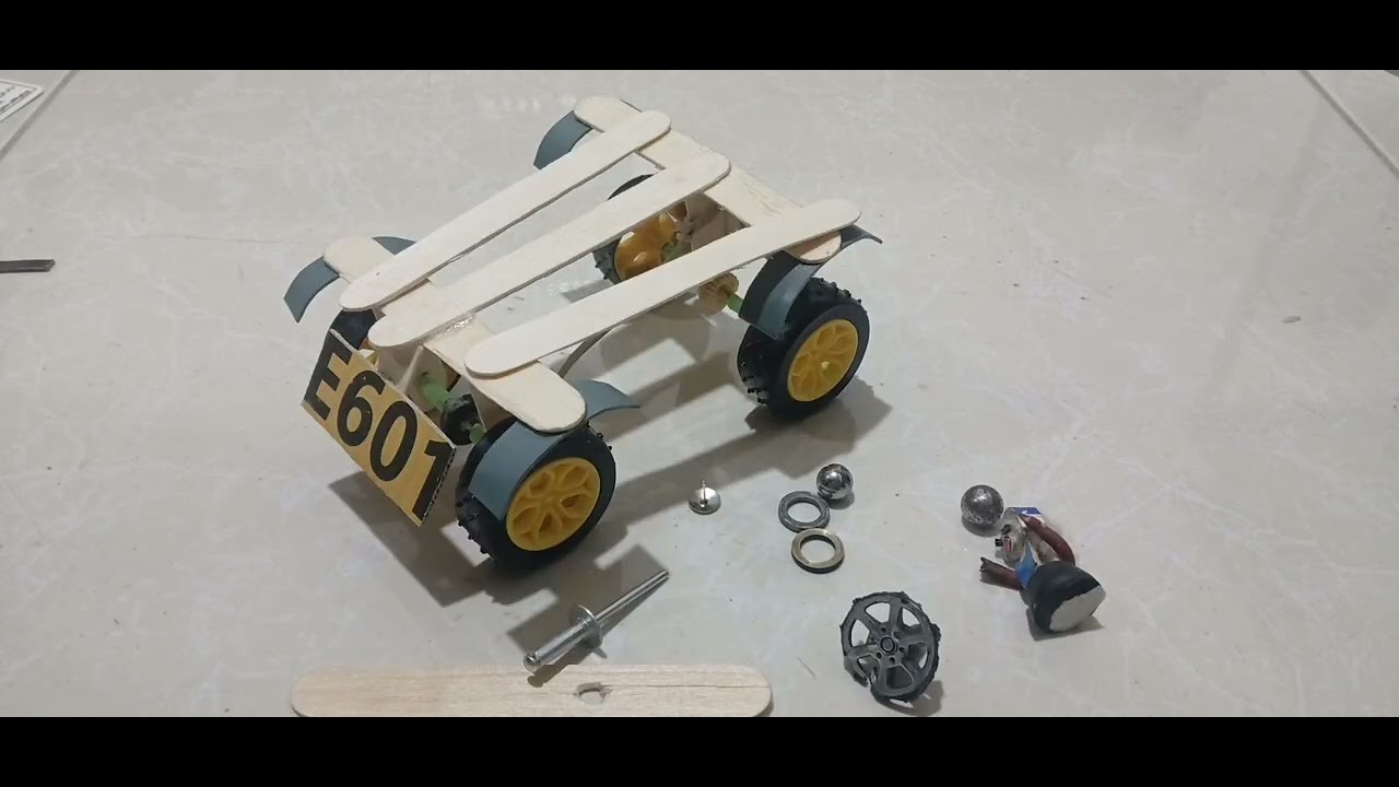 Recycling machine converting four-wheel type
