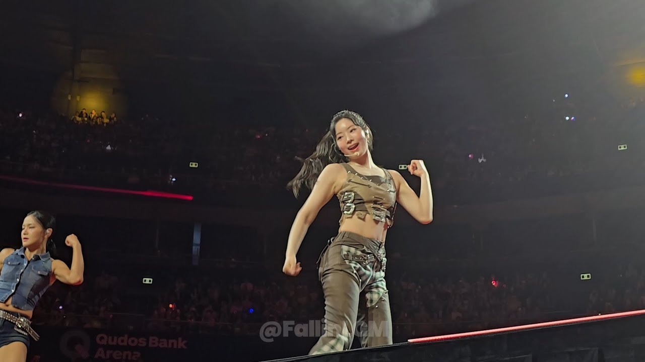 251102 TWICE 트와이스 - RIGHT HAND GIRL | THIS IS FOR 6th World Tour - Sydney Day 2 | 직캠 FANCAM