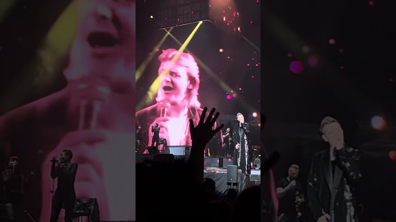 Robbie Williams singing Your The Voice Sydney 16/11/2023