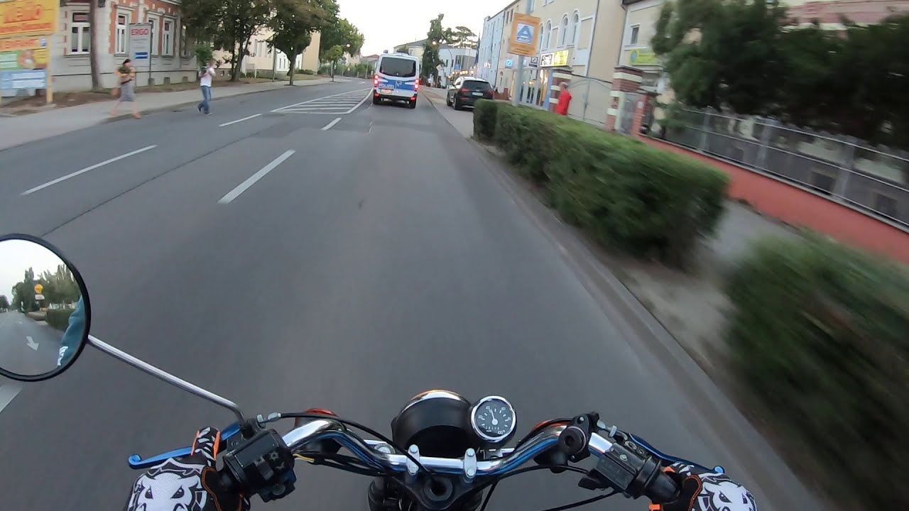 Simson Clip - Polizeieskorte durch Markranstädt XD