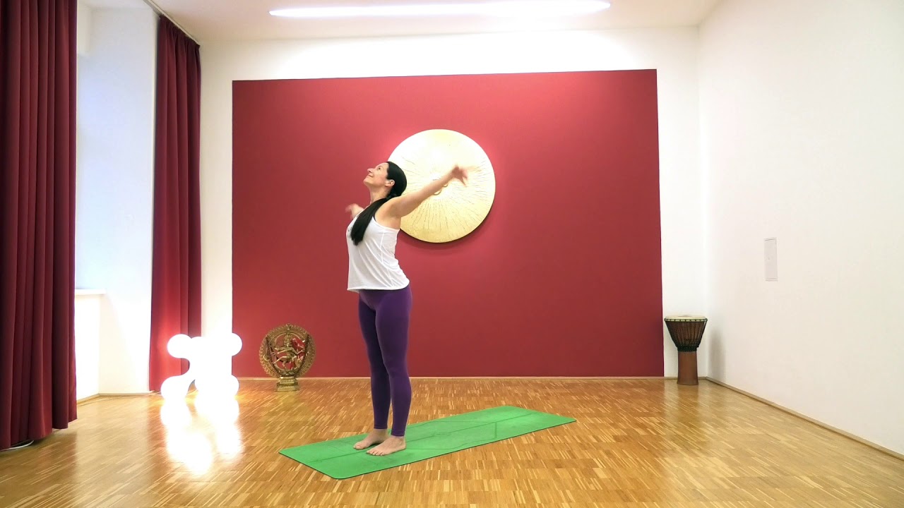 108 Sonnengrüße mit dem ANANYA Yoga Team in langsamen Rhythmus