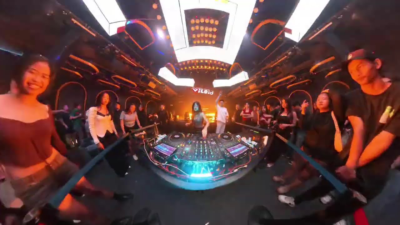 DJ SARAH VILOID LIVE PERFORMANCE at Serpong