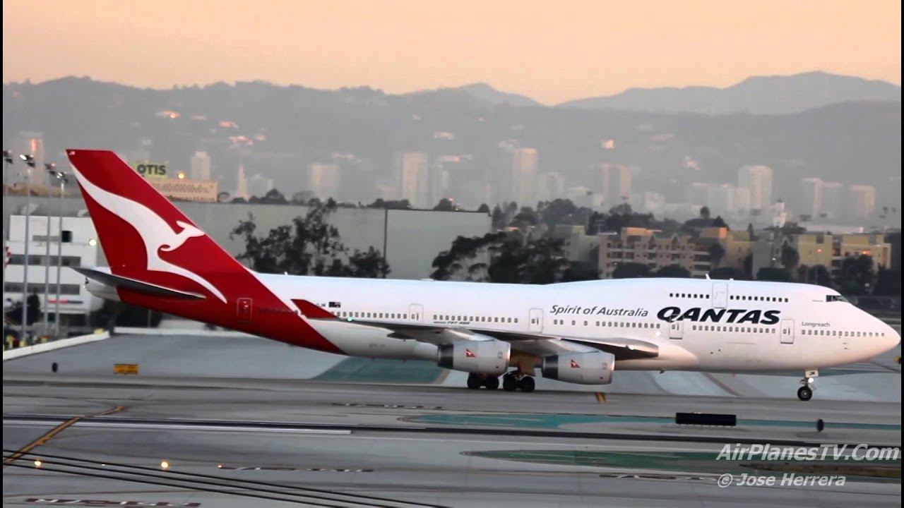 The Morning of Qantas Airways at LAX 30 Minutes of Plane Spotting Video