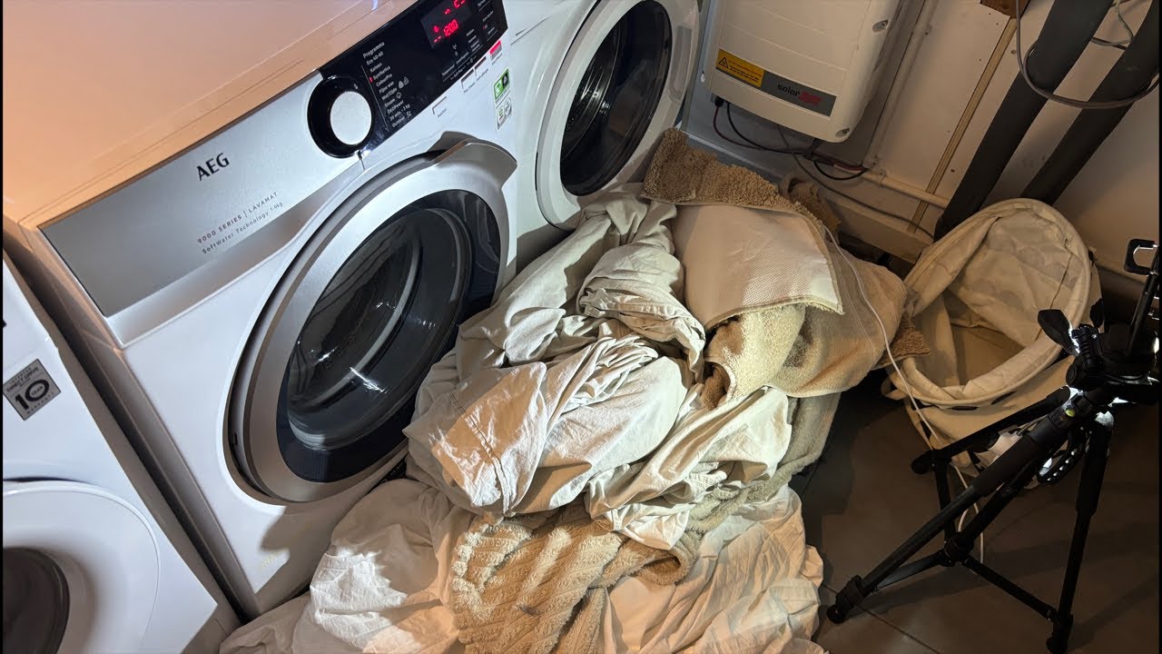 Bulky load in Hotpoint + bedding in AEG