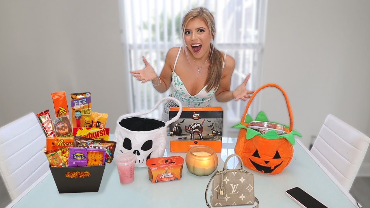 I SURPRISED MY GIRLFRIEND WITH A SPOOKY BASKET!